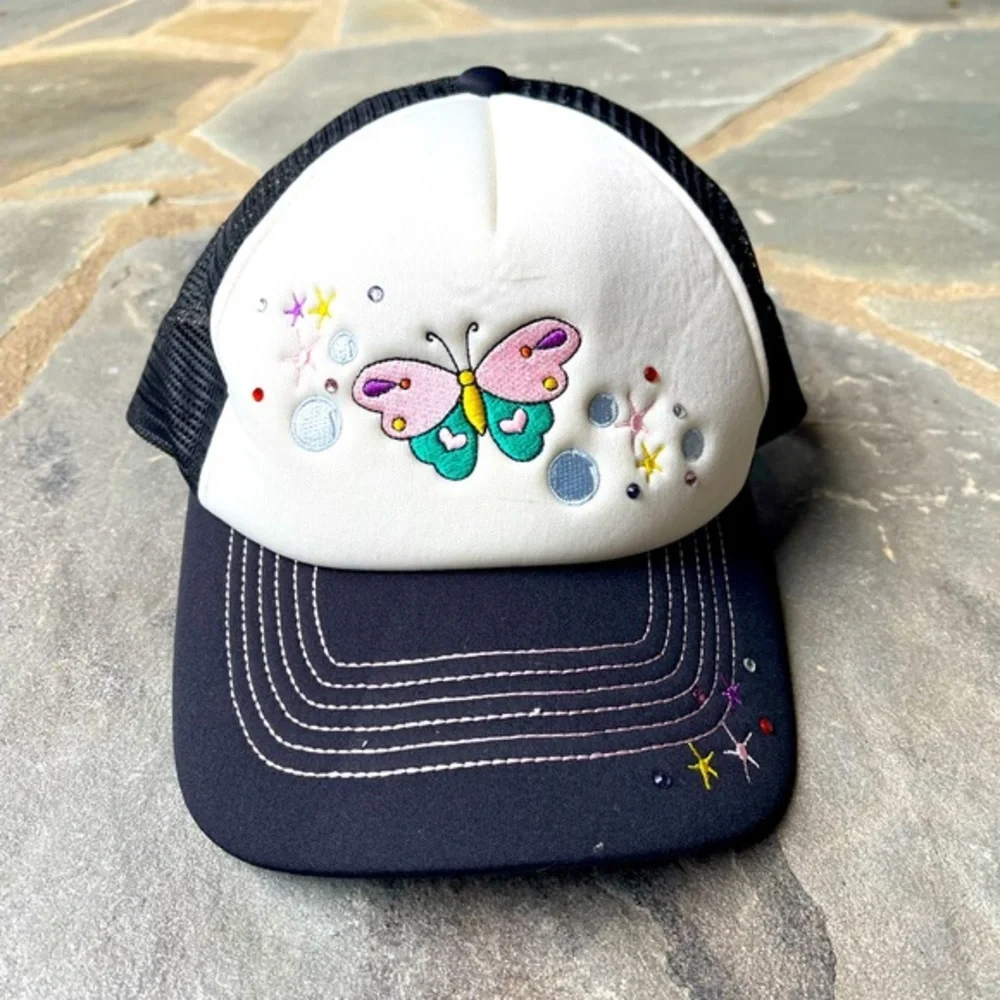 New🌟Urban Outfitters Butterfly Trucker Hat